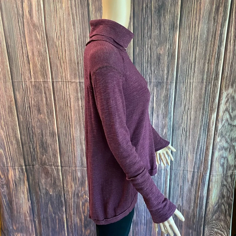 Free People size XS purple turtle neck boho long sleeve blouse sweater
